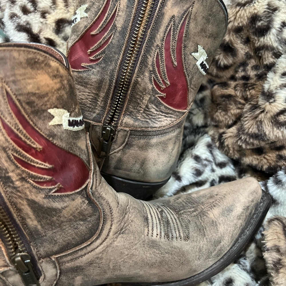 short cowboy boots - Picture 4 of 7